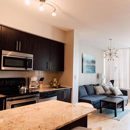 טורונטו Sarkar Suites - Maple Leaf Square מראה חיצוני תמונה