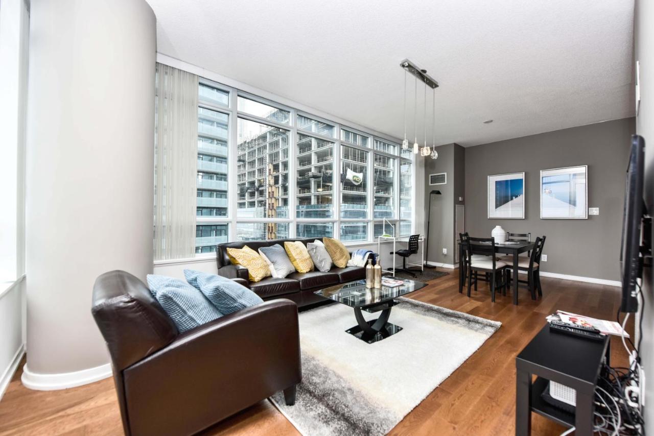 טורונטו Sarkar Suites - Maple Leaf Square מראה חיצוני תמונה