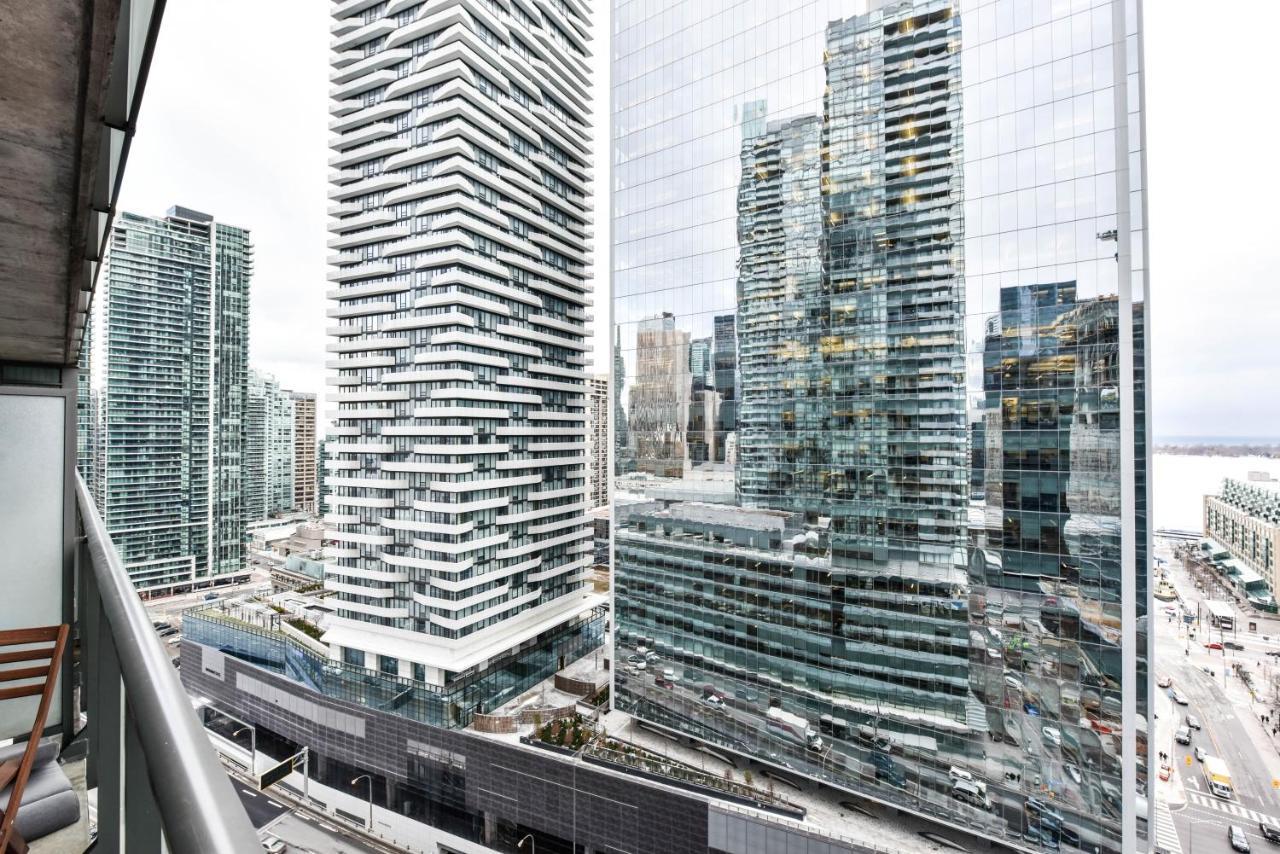 טורונטו Sarkar Suites - Maple Leaf Square מראה חיצוני תמונה