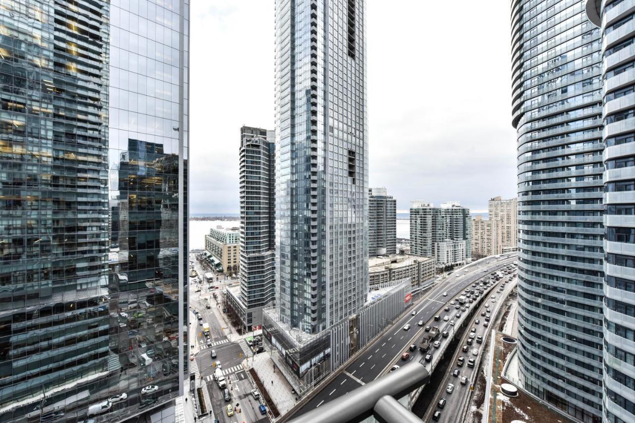 טורונטו Sarkar Suites - Maple Leaf Square מראה חיצוני תמונה