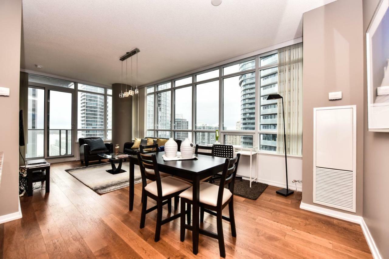 טורונטו Sarkar Suites - Maple Leaf Square מראה חיצוני תמונה
