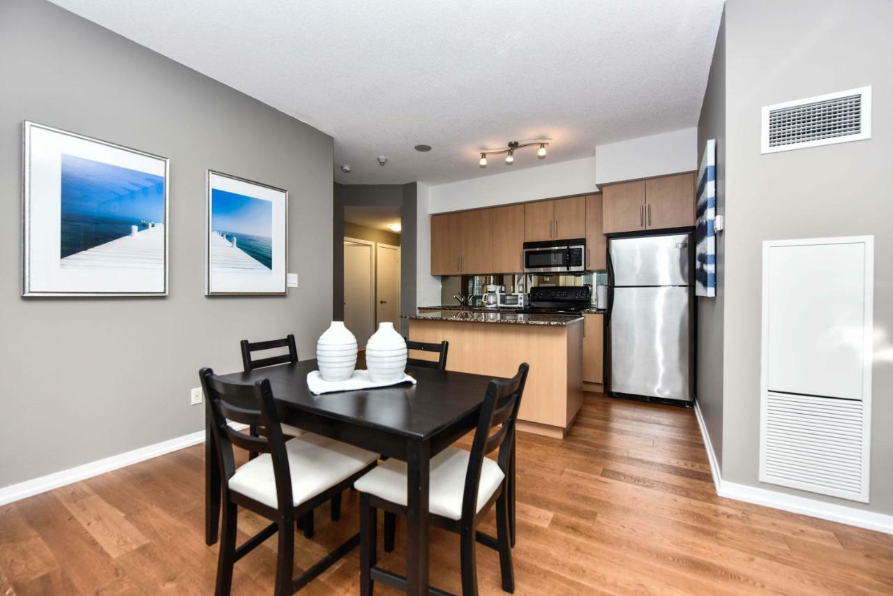 טורונטו Sarkar Suites - Maple Leaf Square מראה חיצוני תמונה