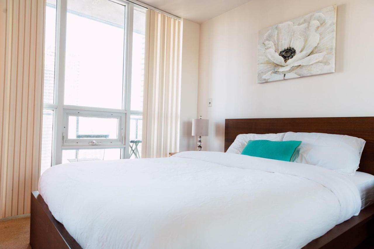 טורונטו Sarkar Suites - Maple Leaf Square מראה חיצוני תמונה