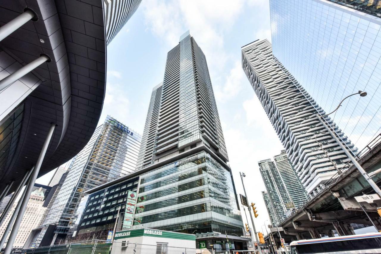 טורונטו Sarkar Suites - Maple Leaf Square מראה חיצוני תמונה