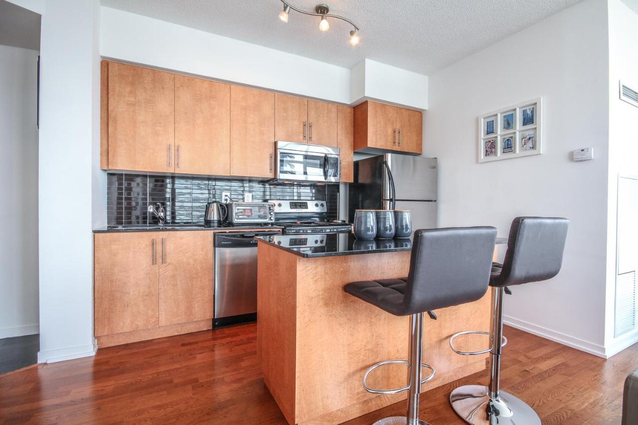 טורונטו Sarkar Suites - Maple Leaf Square מראה חיצוני תמונה