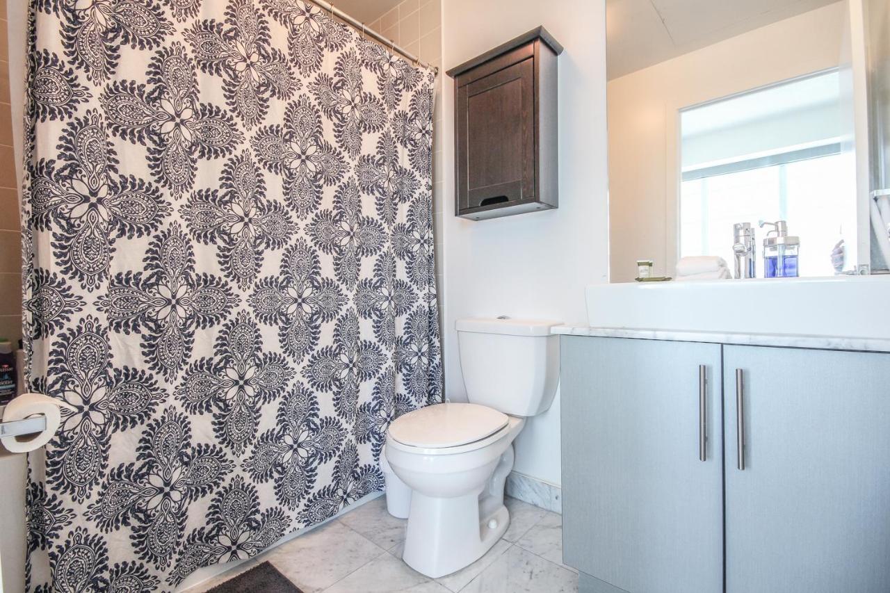 טורונטו Sarkar Suites - Maple Leaf Square מראה חיצוני תמונה