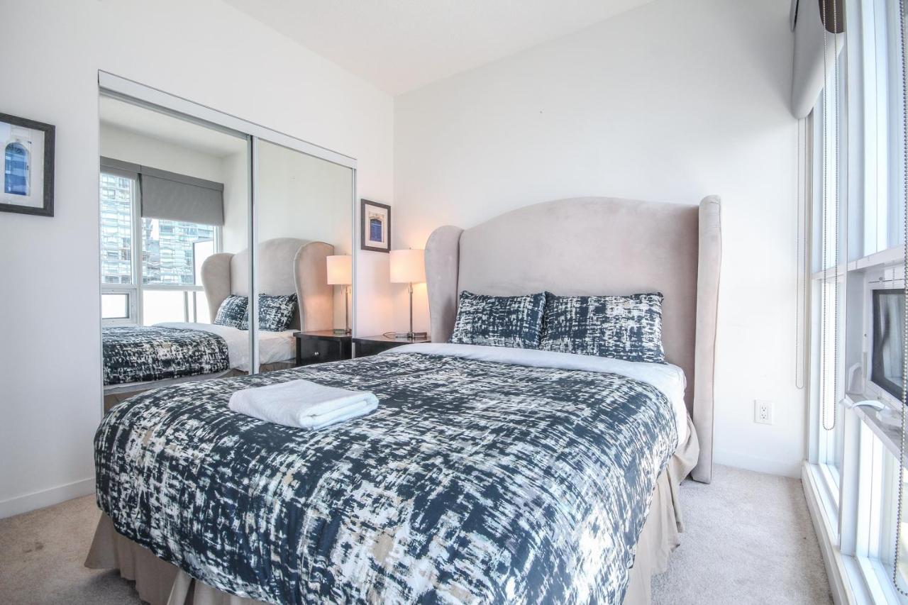 טורונטו Sarkar Suites - Maple Leaf Square מראה חיצוני תמונה