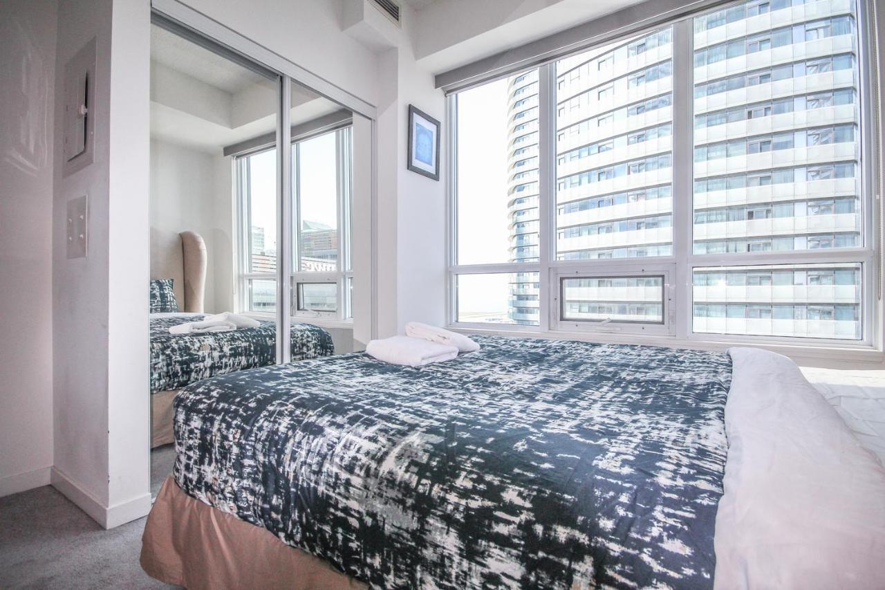 טורונטו Sarkar Suites - Maple Leaf Square מראה חיצוני תמונה