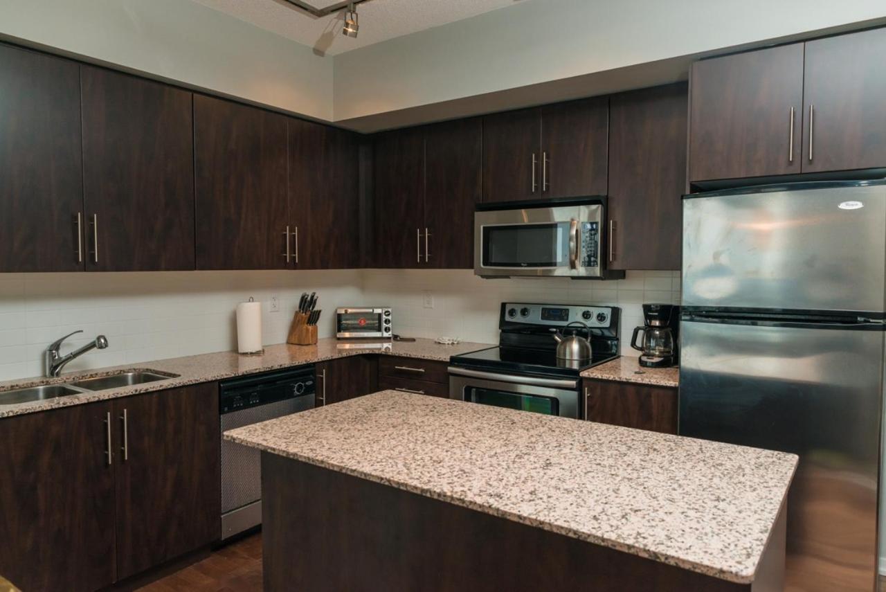 טורונטו Sarkar Suites - Maple Leaf Square מראה חיצוני תמונה