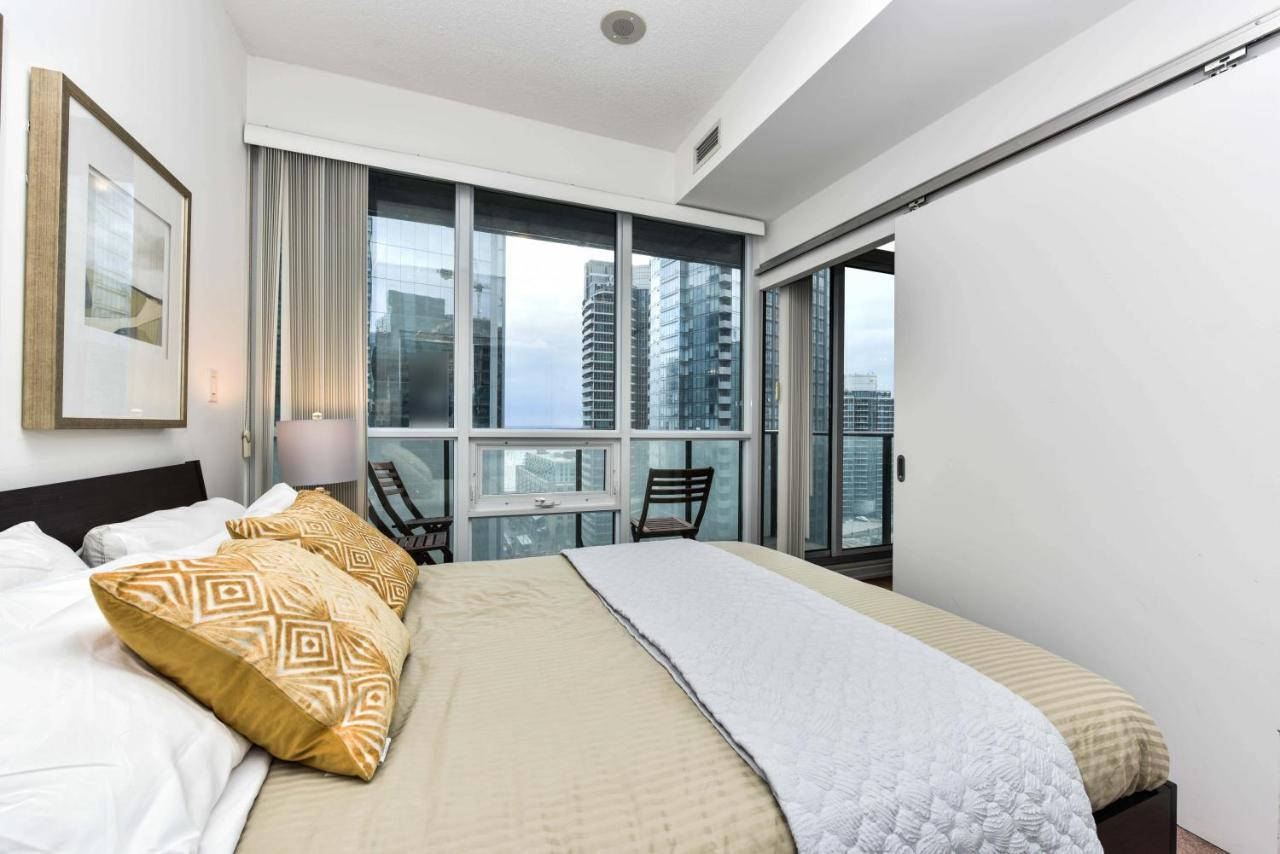 טורונטו Sarkar Suites - Maple Leaf Square מראה חיצוני תמונה
